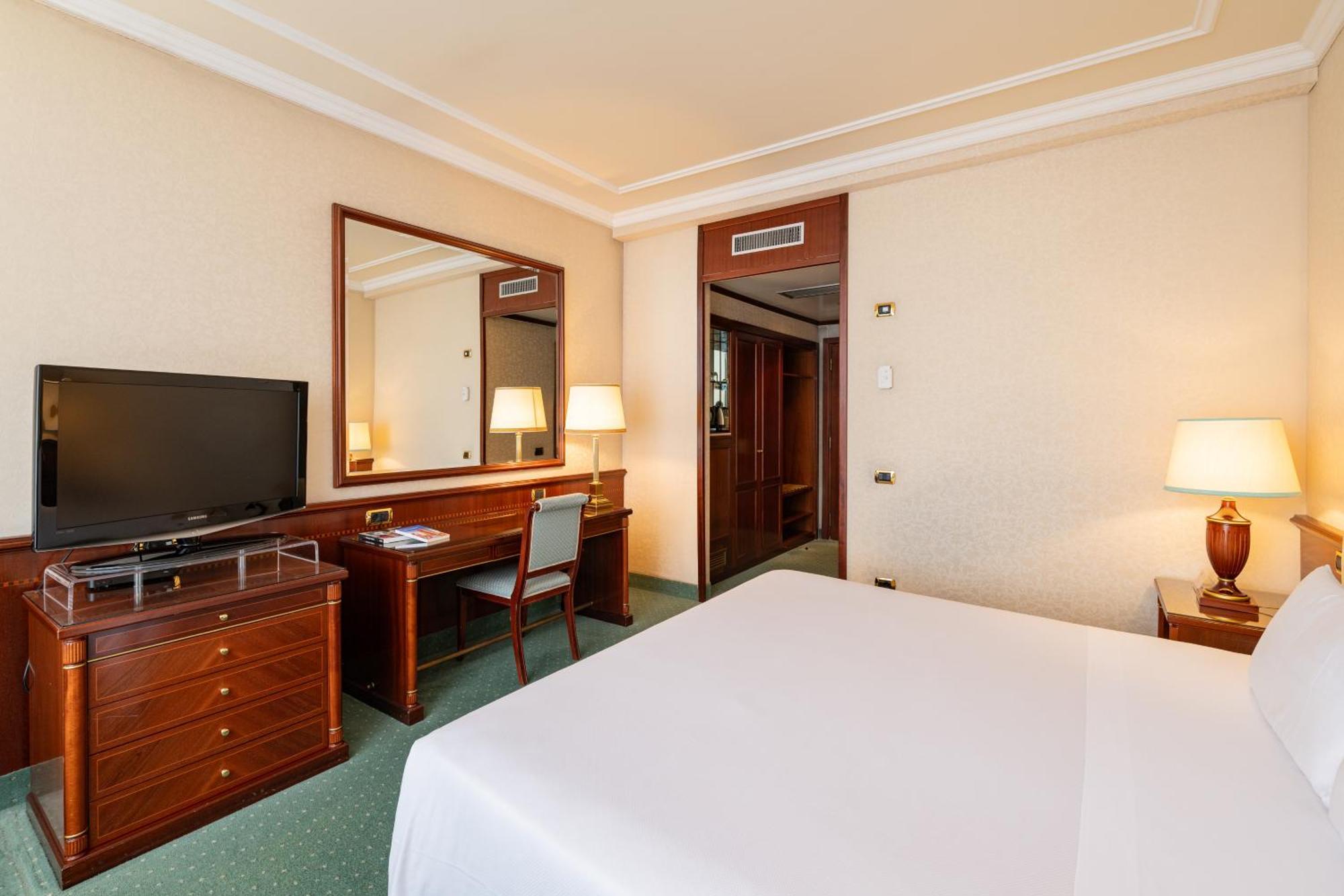 Royal Carlton Hotel 4*